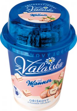 Smetanový jogurt s příchutí čokolády a oříšků a oplatky s lískooříškovým krémem